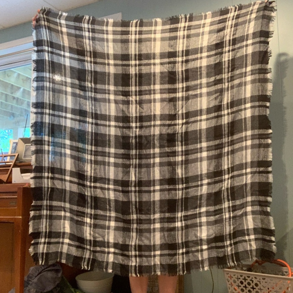 “Scarf” Throw Blanket